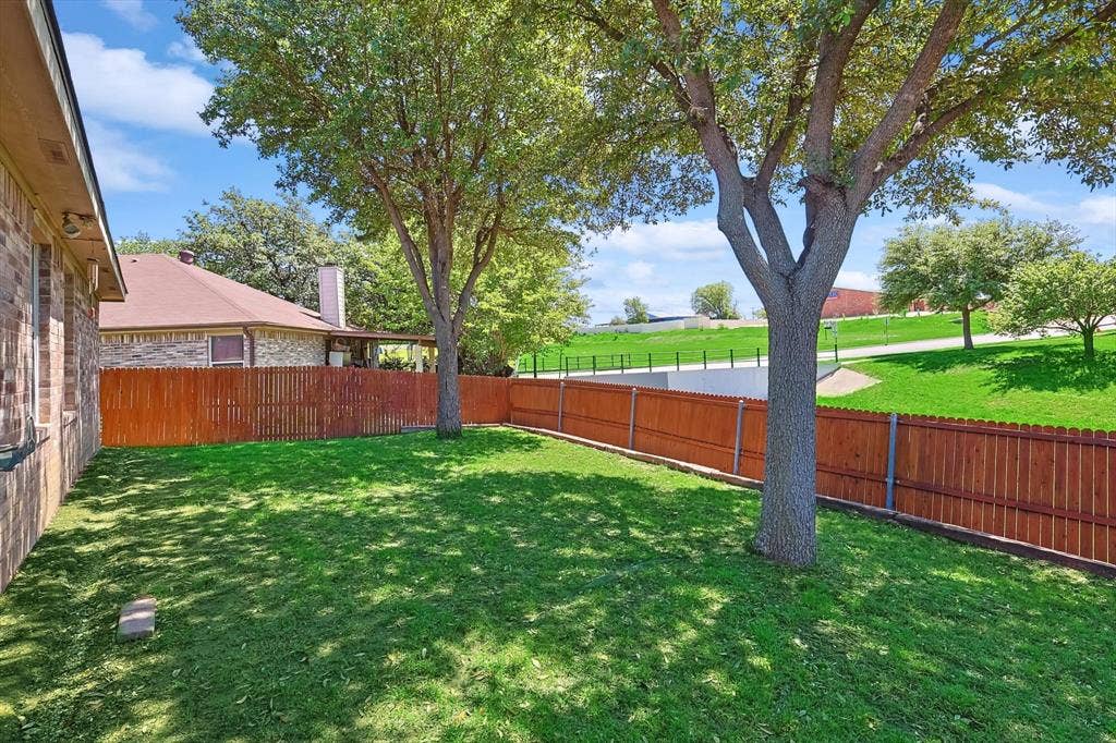 5424 Elk Ridge Drive, Watauga, TX 76137 5424 Elk Ridge Drive, Watauga, TX 76137