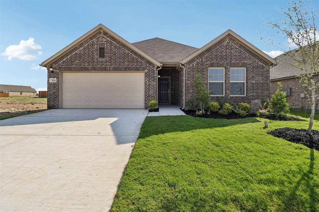 7424 Sunset Valley Lane, Denton, TX 76259
