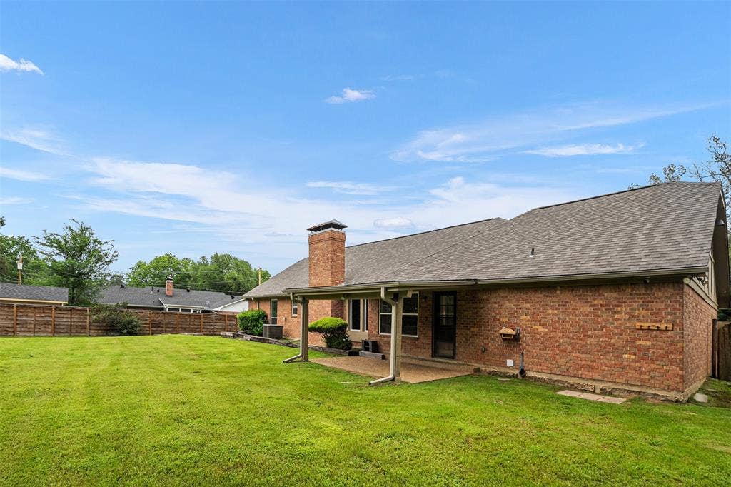 1102 Mill Run Road, Athens, TX 75751 Fenced backyard with nice grass