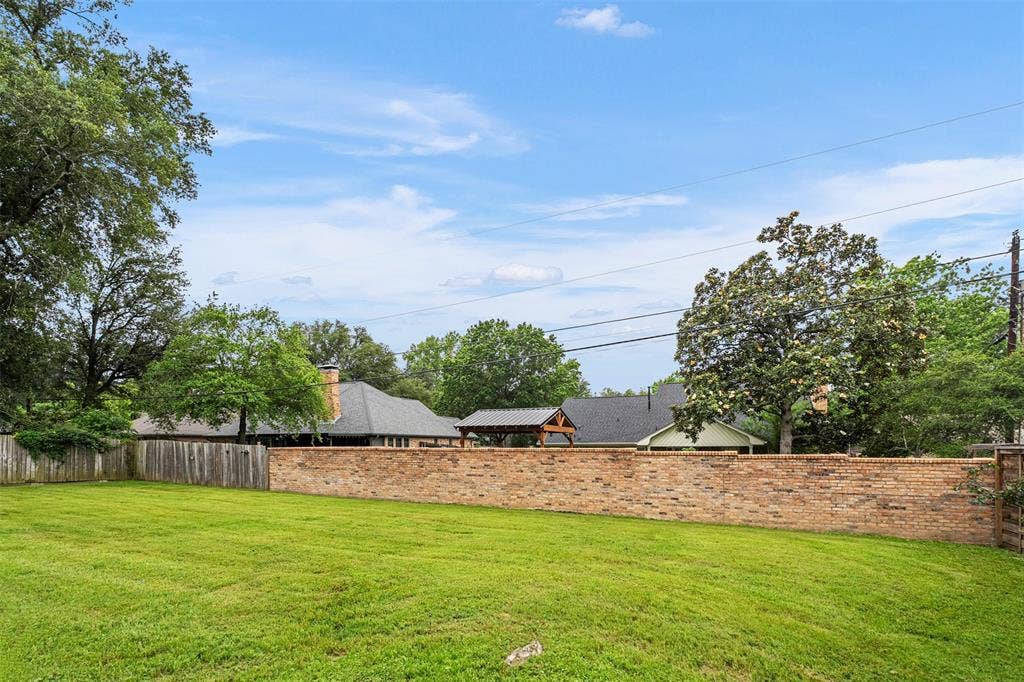 1102 Mill Run Road, Athens, TX 75751 Backyard-fenced