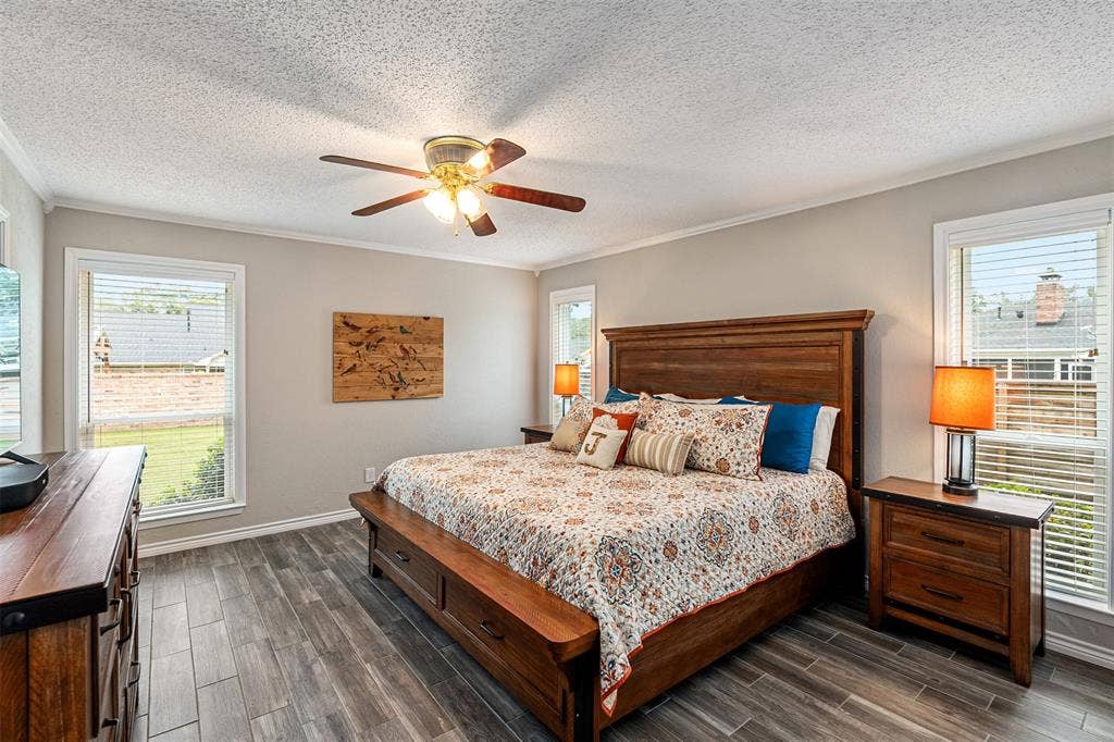 1102 Mill Run Road, Athens, TX 75751 Large primary with ensuite bath.