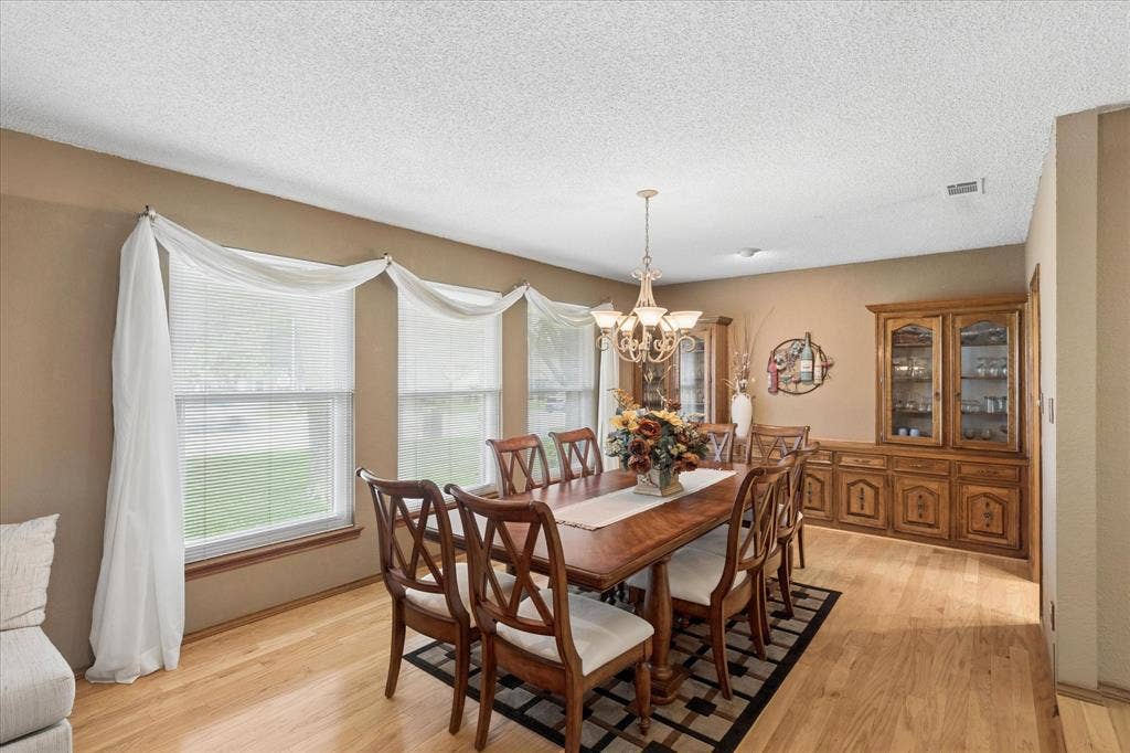 1401 Clover Hill Road, Mansfield, TX 76063 1401 Clover Hill Road, Mansfield, TX 76063