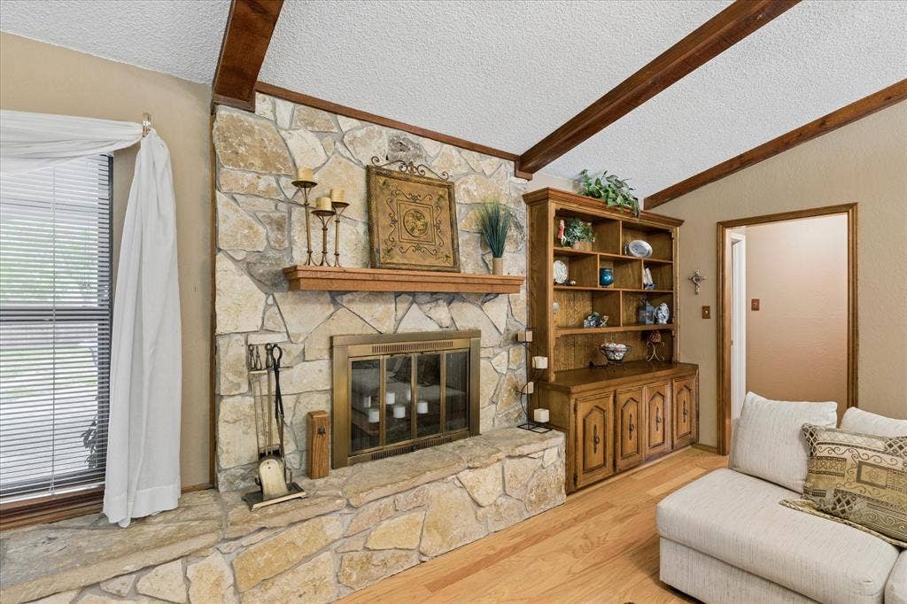1401 Clover Hill Road, Mansfield, TX 76063 1401 Clover Hill Road, Mansfield, TX 76063