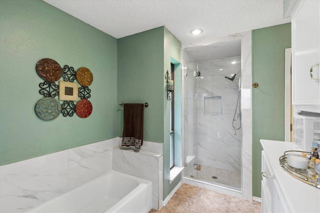 1401 Clover Hill Road, Mansfield, TX 76063 1401 Clover Hill Road, Mansfield, TX 76063