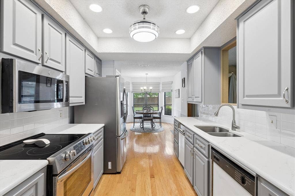1401 Clover Hill Road, Mansfield, TX 76063 1401 Clover Hill Road, Mansfield, TX 76063