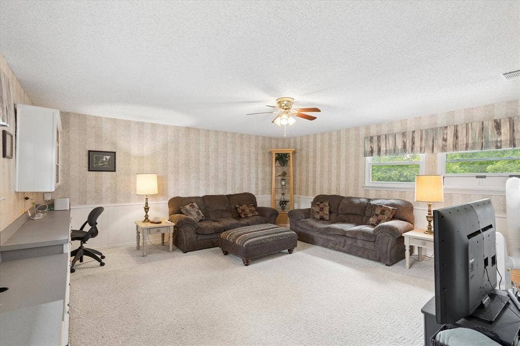 1401 Clover Hill Road, Mansfield, TX 76063 1401 Clover Hill Road, Mansfield, TX 76063