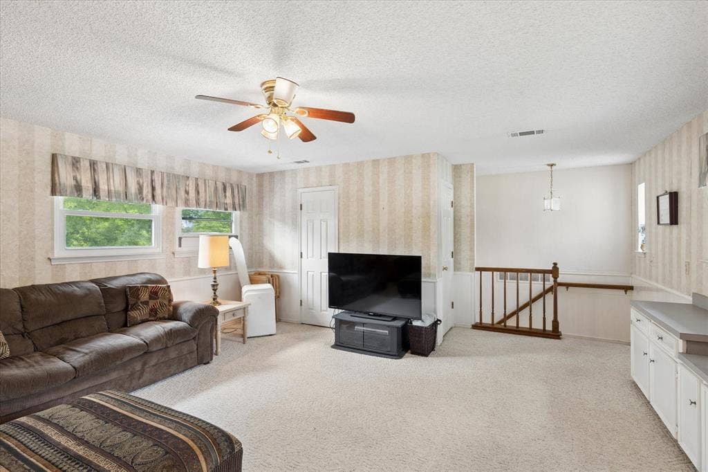 1401 Clover Hill Road, Mansfield, TX 76063 1401 Clover Hill Road, Mansfield, TX 76063