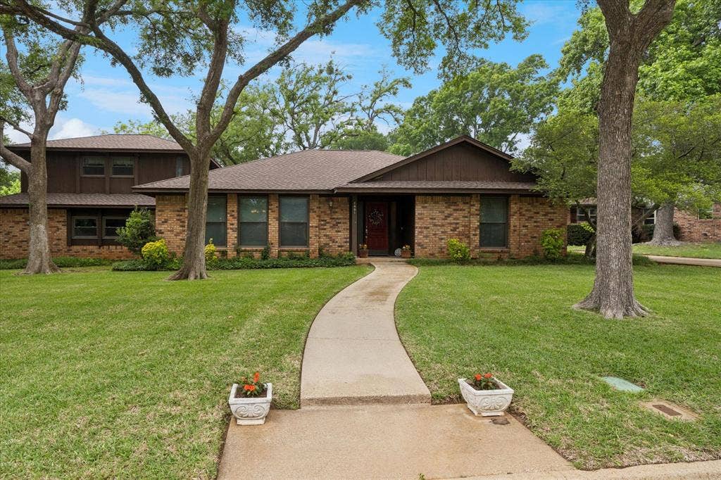 1401 Clover Hill Road, Mansfield, TX 76063 1401 Clover Hill Road, Mansfield, TX 76063