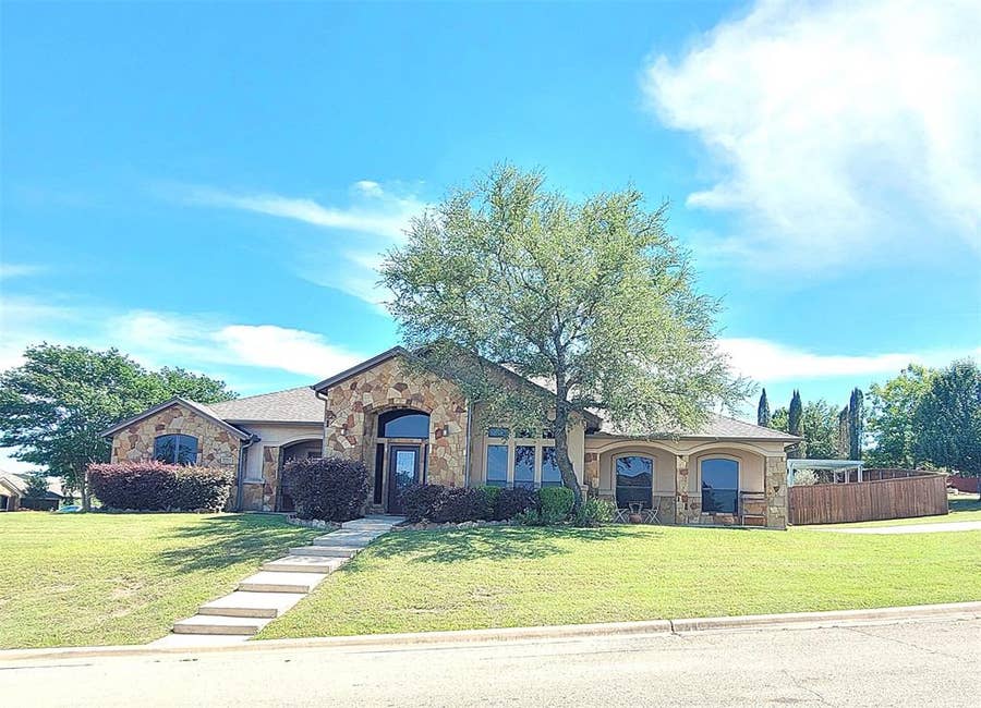 Property photo for 8001 Ridgeway Court, Nolanville, TX