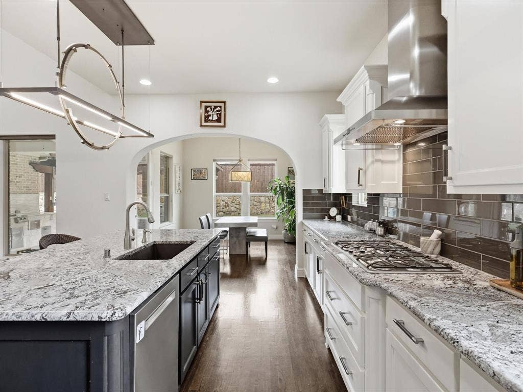 2724 Dames Lane, Irving, TX 75063 2724 Dames Lane, Irving, TX 75063
