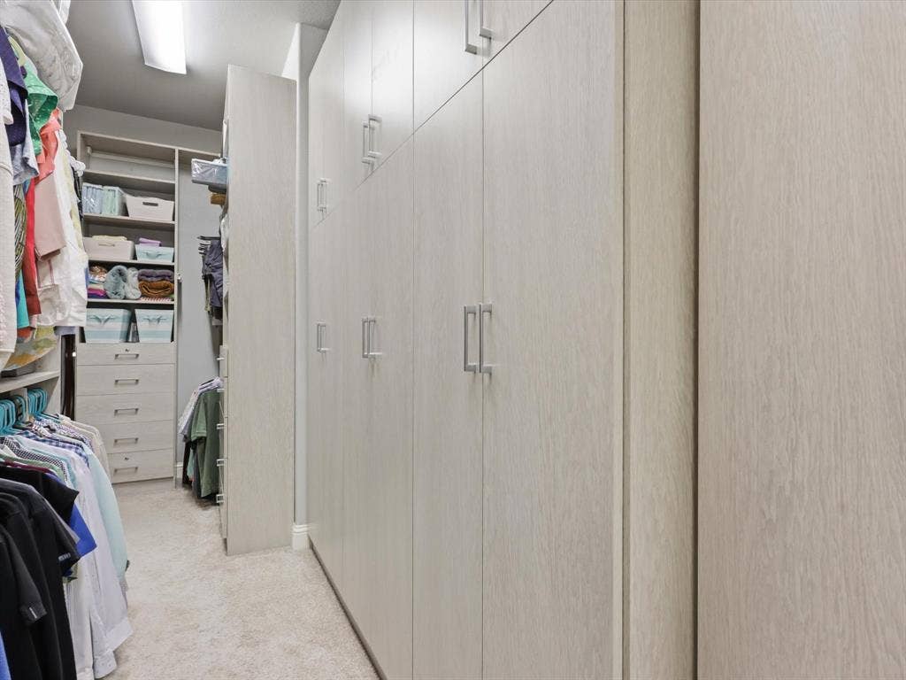 2724 Dames Lane, Irving, TX 75063 Custom California Closet System