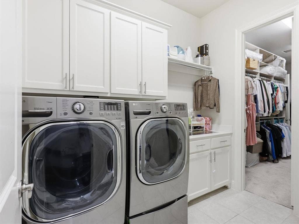 2724 Dames Lane, Irving, TX 75063 Laundry Room Connects to Primary Closet