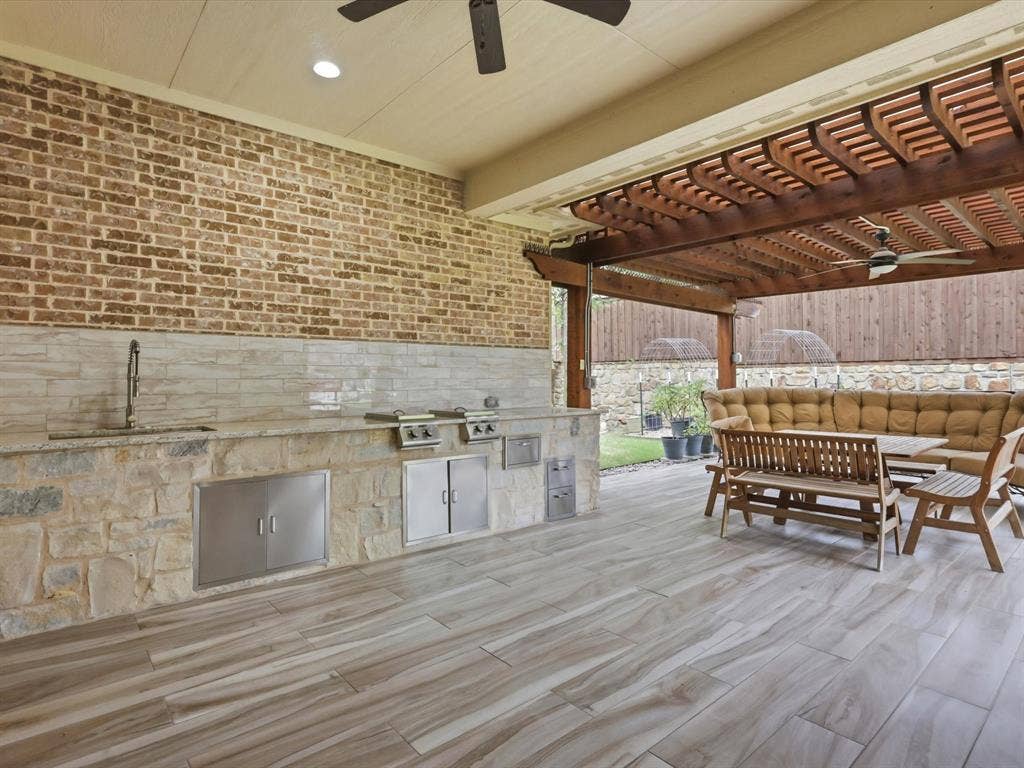 2724 Dames Lane, Irving, TX 75063 2724 Dames Lane, Irving, TX 75063