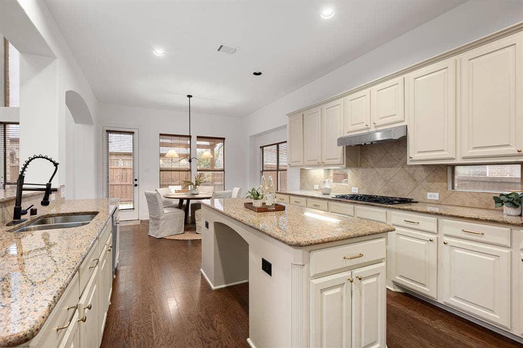 1490 Wesley Drive, Allen, TX 75013 1490 Wesley Drive, Allen, TX 75013