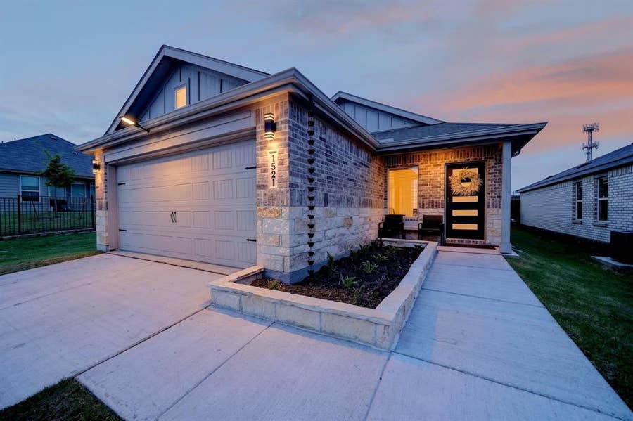 Property photo for 1521 Flannagan Pond Road, Forney, TX