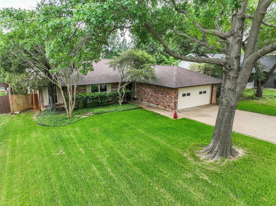 Property photo for 740 Montvale Drive, Mansfield, TX