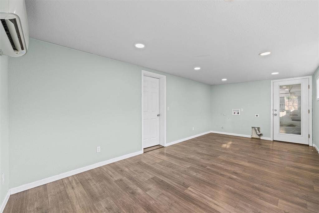 1123 Saturn Drive, Cedar Hill, TX 75104 1123 Saturn Drive, Cedar Hill, TX 75104