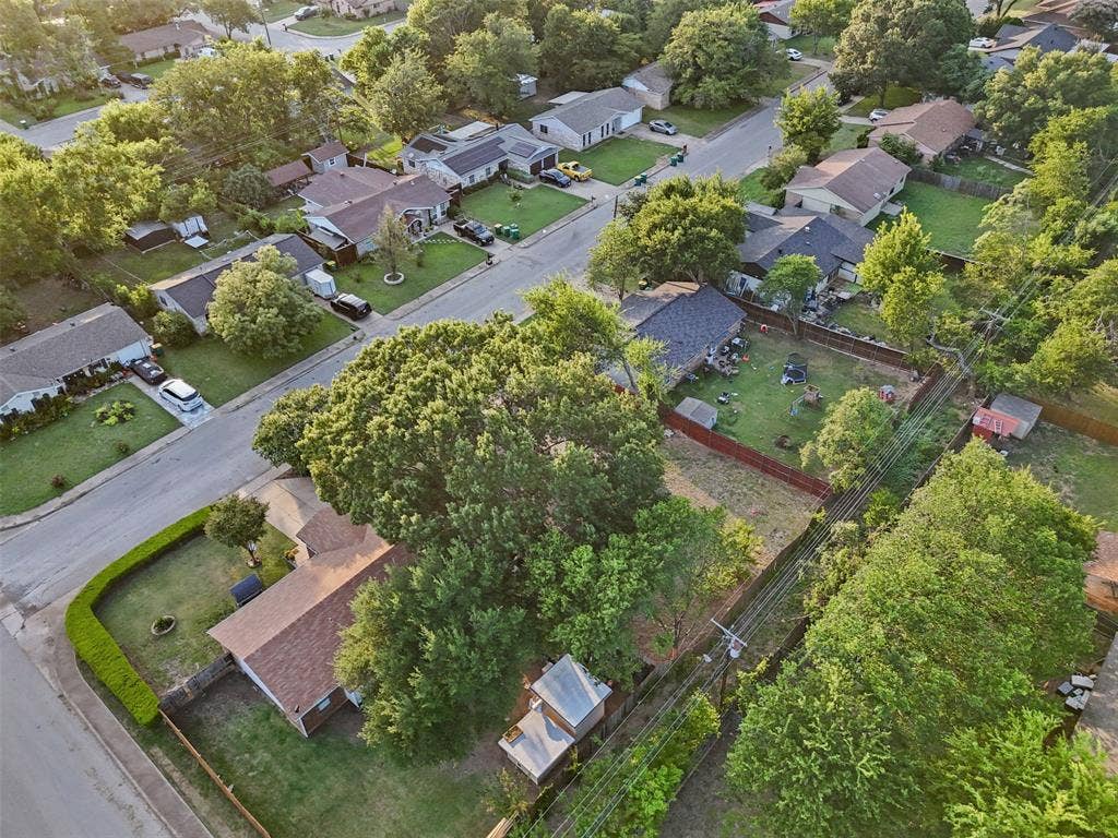 1123 Saturn Drive, Cedar Hill, TX 75104 1123 Saturn Drive, Cedar Hill, TX 75104