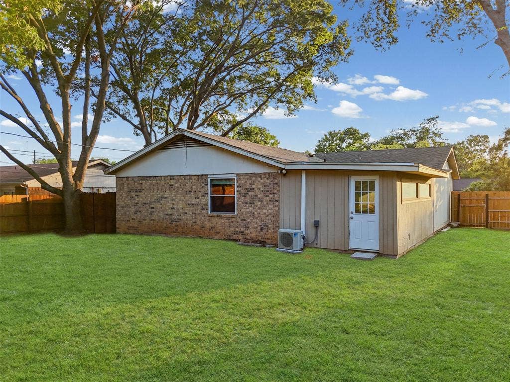 1123 Saturn Drive, Cedar Hill, TX 75104 1123 Saturn Drive, Cedar Hill, TX 75104
