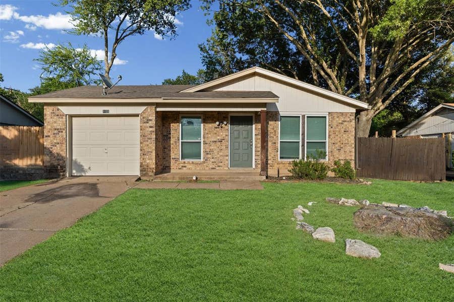 Property photo for 1123 Saturn Drive, Cedar Hill, TX
