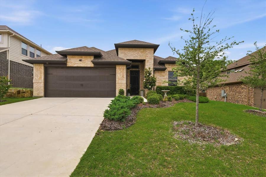 Property photo for 309 Ridge Drive, Justin, TX