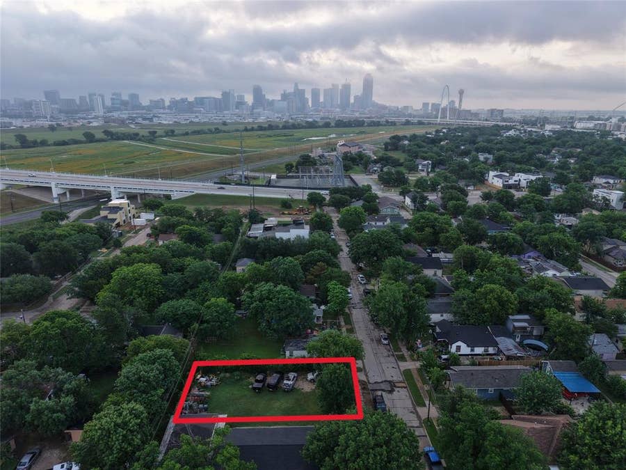 Property photo for 911 Gallagher Street, Dallas, TX