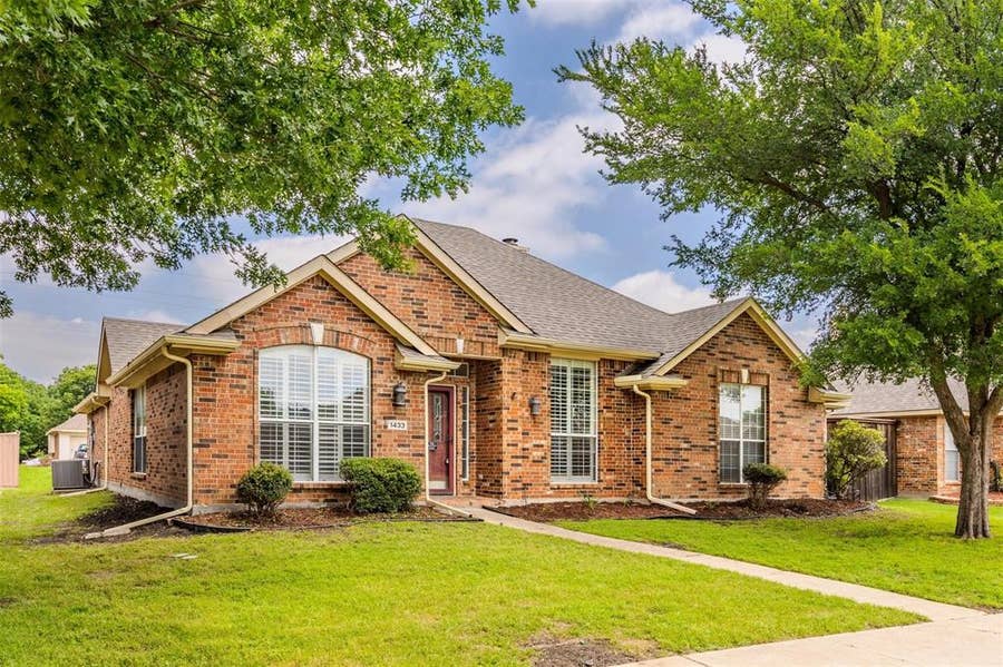 Property photo for 11201 Creekwood Drive, Frisco, TX