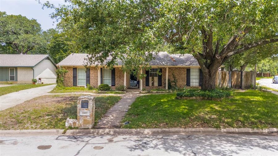 Property photo for 3401 Hampshire Drive, Arlington, TX