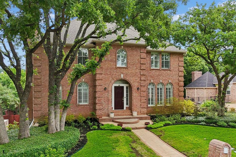 Property photo for 3323 Shellbrook Court, Arlington, TX