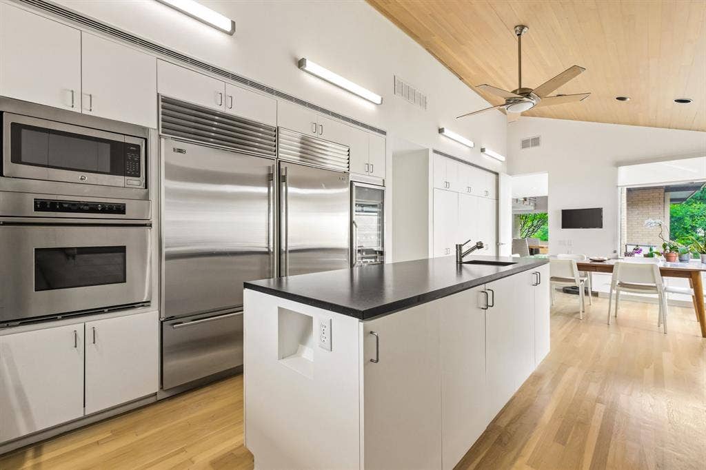 9 Hallshire Court, Dallas, TX 75225 9 Hallshire Court, Dallas, TX 75225