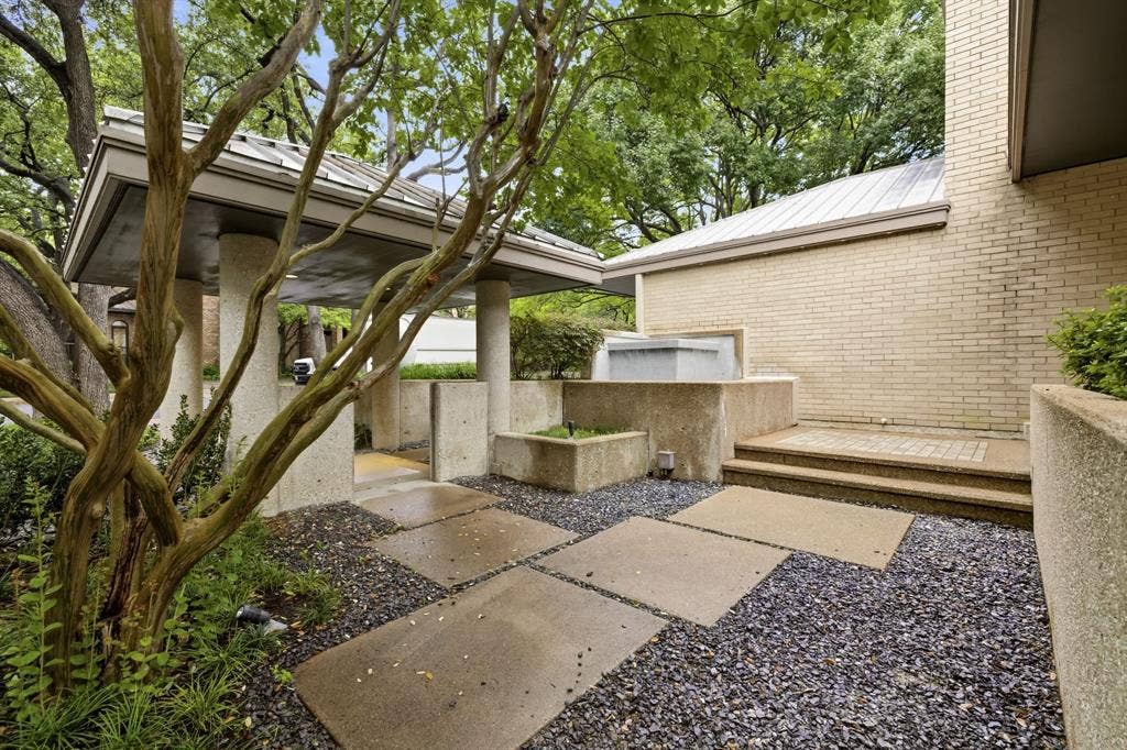 9 Hallshire Court, Dallas, TX 75225 9 Hallshire Court, Dallas, TX 75225