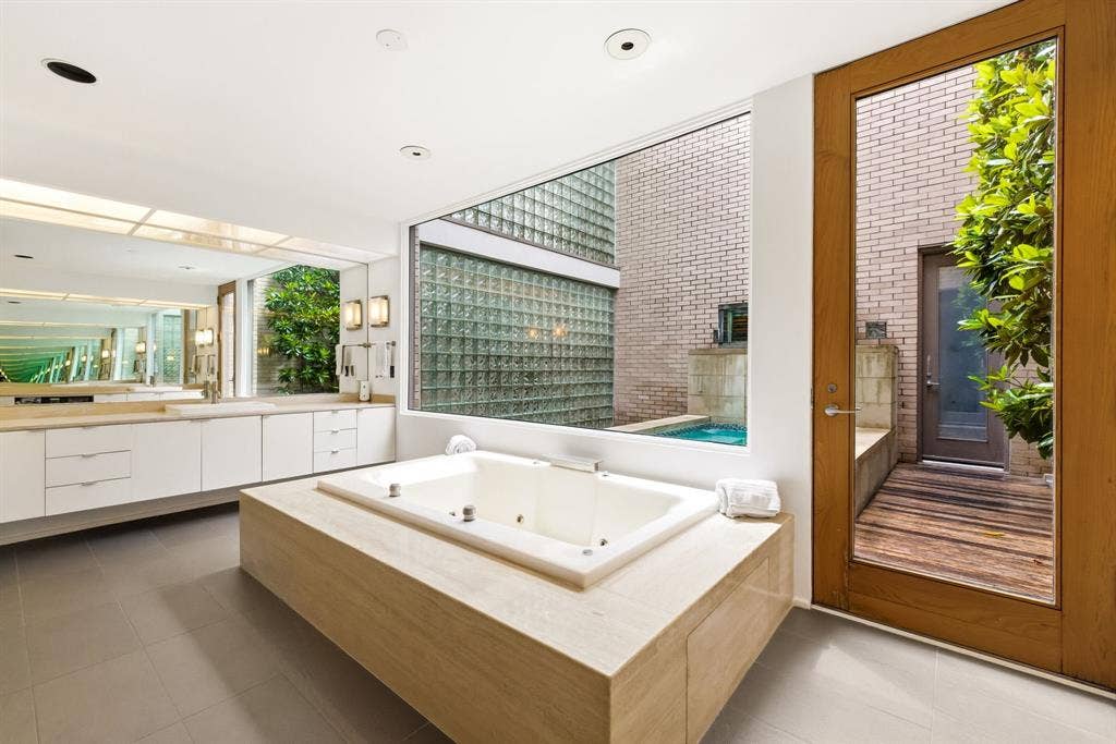 9 Hallshire Court, Dallas, TX 75225 9 Hallshire Court, Dallas, TX 75225