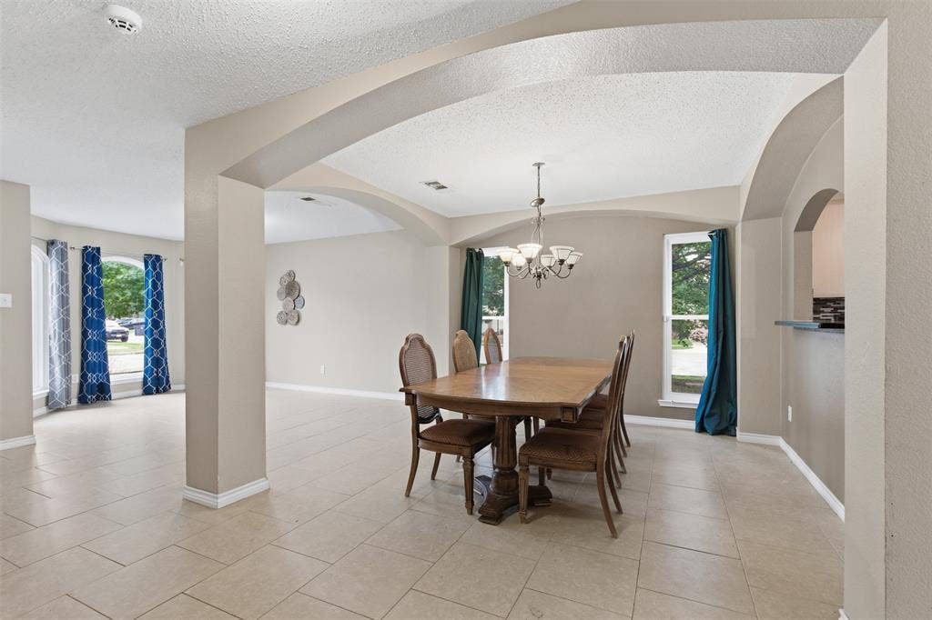 829 Elbe Drive, Arlington, TX 76001 829 Elbe Drive, Arlington, TX 76001