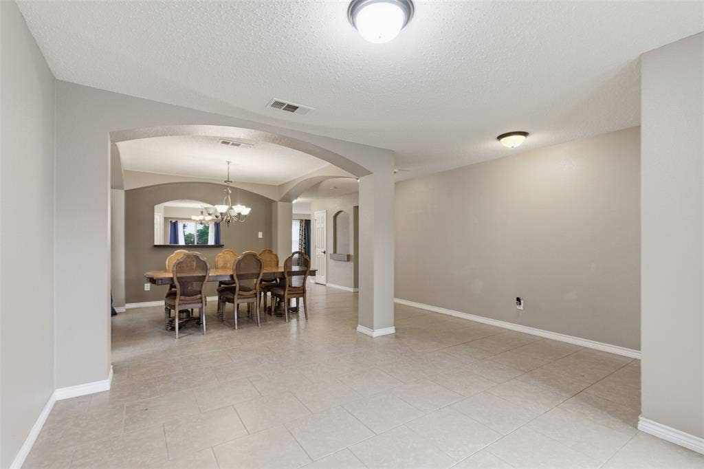 829 Elbe Drive, Arlington, TX 76001 829 Elbe Drive, Arlington, TX 76001