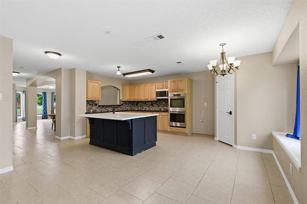 829 Elbe Drive, Arlington, TX 76001 829 Elbe Drive, Arlington, TX 76001