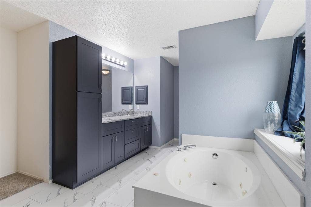 829 Elbe Drive, Arlington, TX 76001 829 Elbe Drive, Arlington, TX 76001