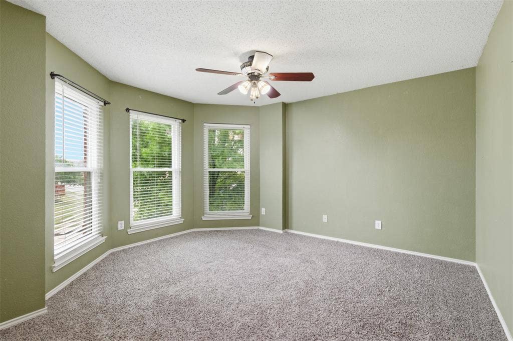 829 Elbe Drive, Arlington, TX 76001 829 Elbe Drive, Arlington, TX 76001