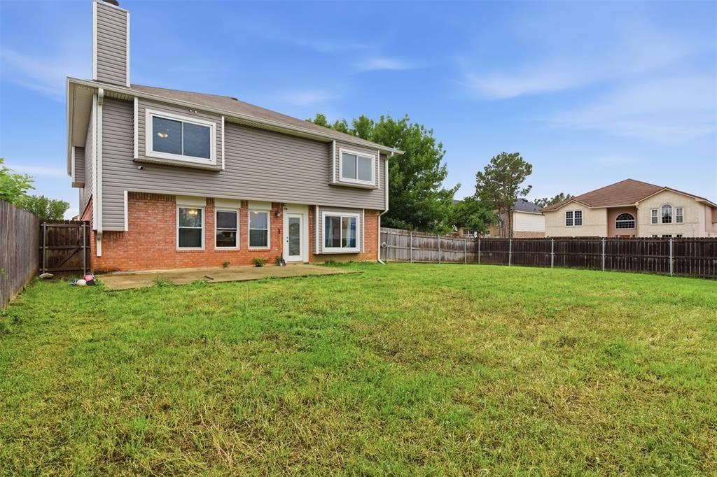 829 Elbe Drive, Arlington, TX 76001 829 Elbe Drive, Arlington, TX 76001