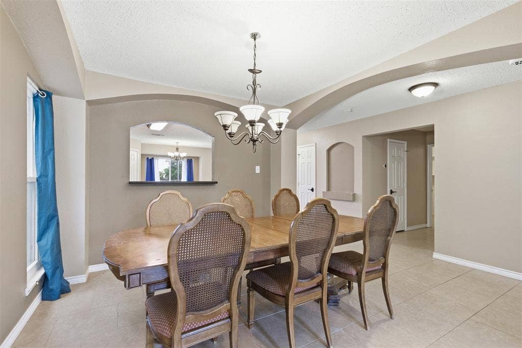 829 Elbe Drive, Arlington, TX 76001 829 Elbe Drive, Arlington, TX 76001