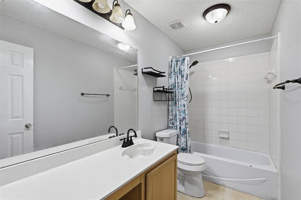 829 Elbe Drive, Arlington, TX 76001 829 Elbe Drive, Arlington, TX 76001