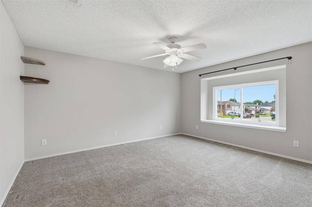 829 Elbe Drive, Arlington, TX 76001 829 Elbe Drive, Arlington, TX 76001