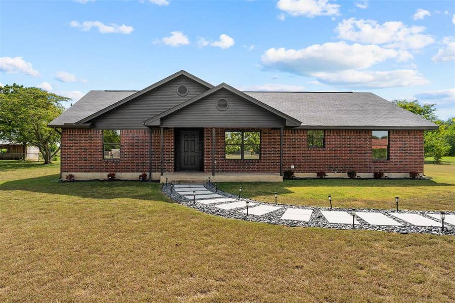 Property photo for 180 Woodard Lane, Bruceville, TX
