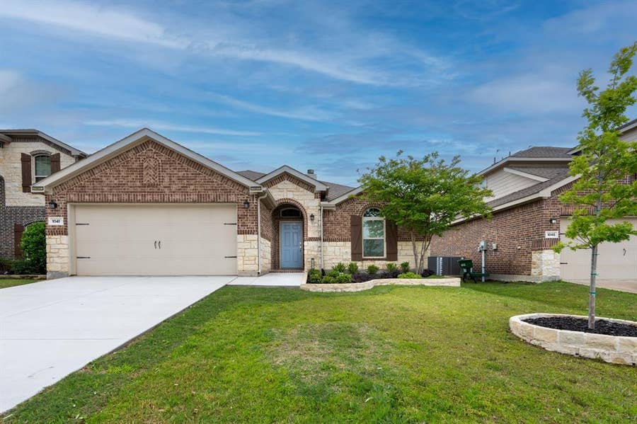 Property photo for 1041 N Churchill Drive, Fate, TX