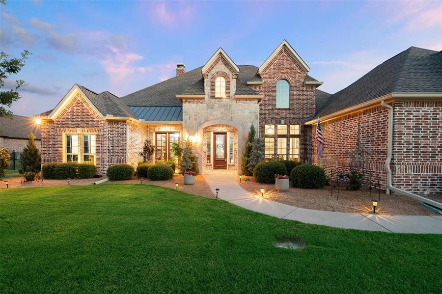 Property photo for 2000 Fair Oaks Lane, Prosper, TX
