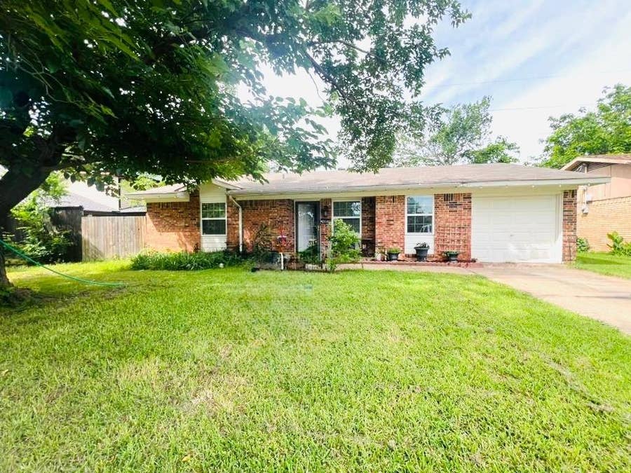 Property photo for 2646 Brady Lane, Grand Prairie, TX