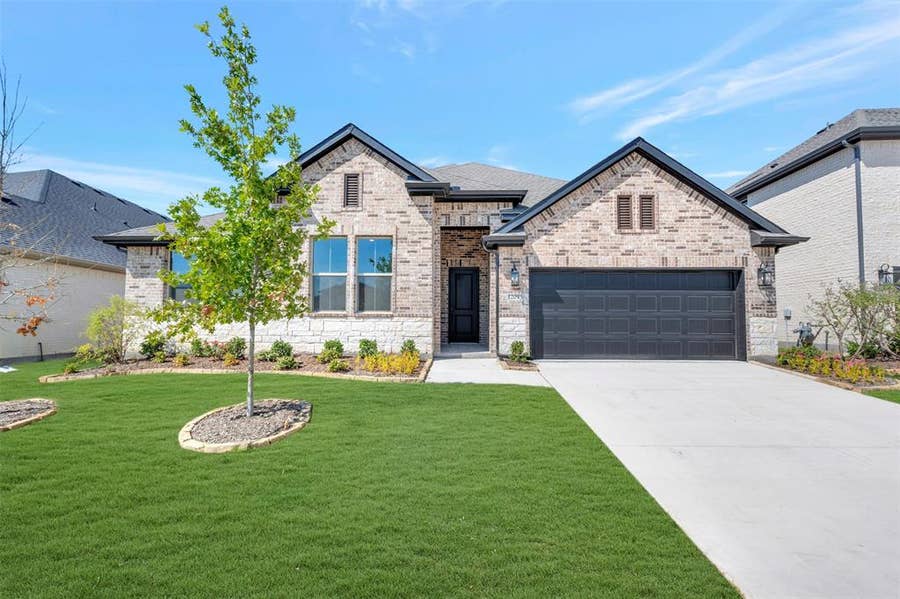 Property photo for 1209 Honey Falls Lane, Lavon, TX