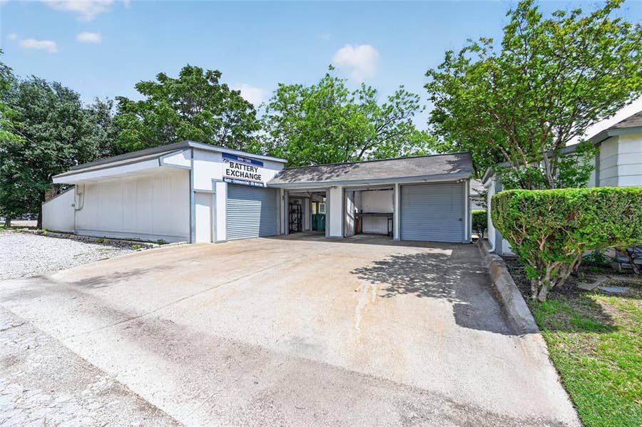 Property photo for 207 Hood Street, Cedar Hill, TX