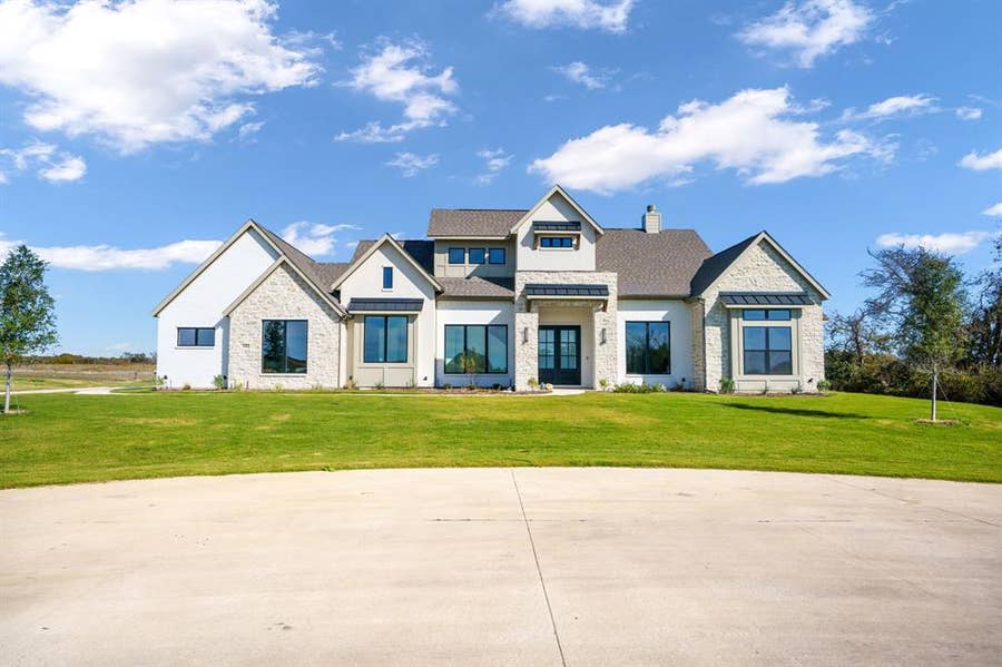 Property photo for 6250 Mcchesney Drive, Midlothian, TX
