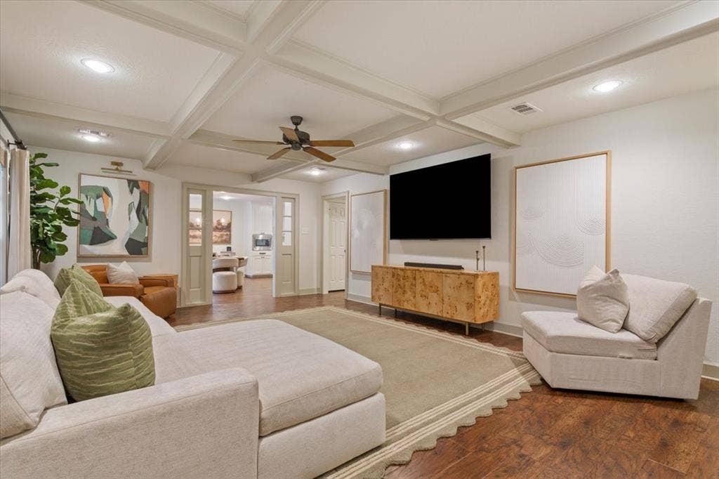 402 Shadow Mountain Drive, Woodway, TX 76712 Spacious room featuring coffered ceilings, recessed lighting, and wood-finish flooring