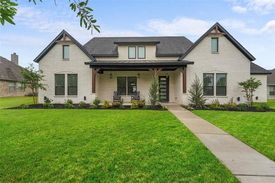 Property photo for 1018 Devonshire Drive N, Forney, TX